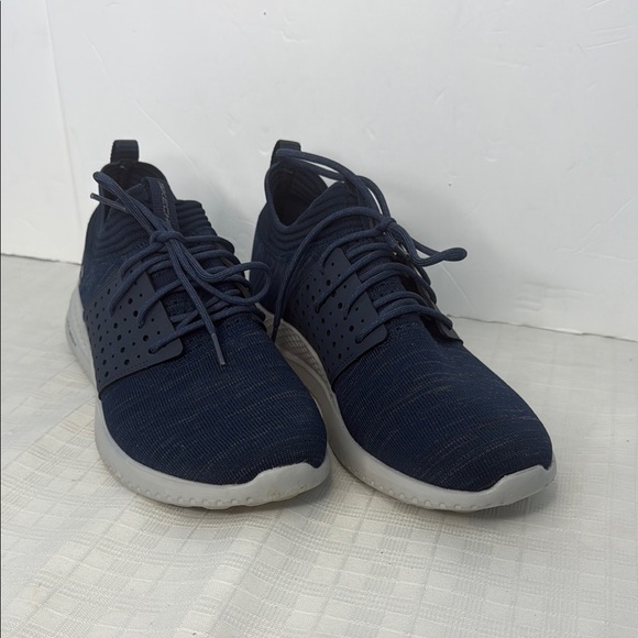 The Skechers Matera Knocto in Navy size 11.5 - Picture 1 of 8